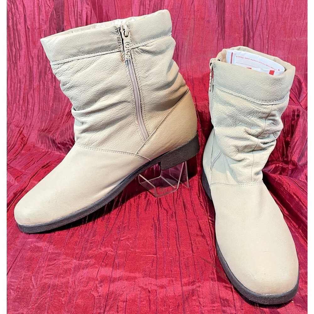 Womens NWOT Totes All Weather Beige Leather Insulated Slouch 5" Boots sz 10M